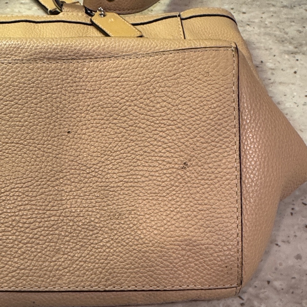 Coach Beige Leather Tote Bag - Picture 12 of 15